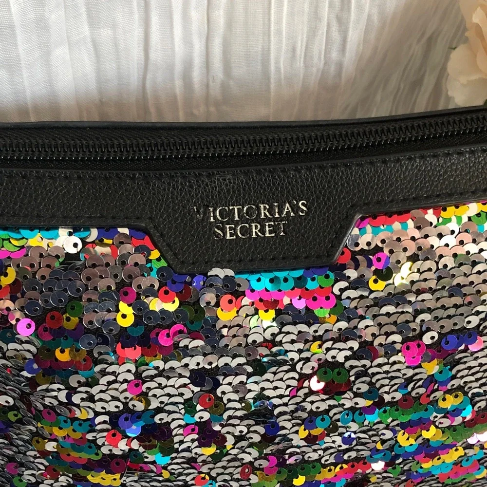 VICTORIA’s SECRET sparkly beaded large cosmetic makeup travel bag